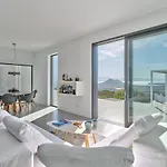In Paros Nest فيلة Kostos