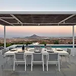 In Paros Nest