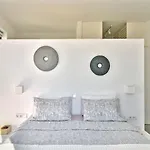 فيلة In Paros Nest Kostos