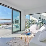 In Paros Nest *