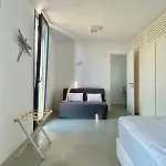 In Paros Nest