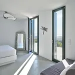 فيلة In Paros Nest *