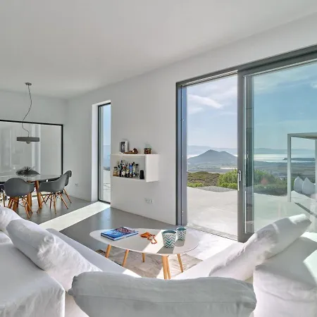 In Paros Nest Villa Kostos