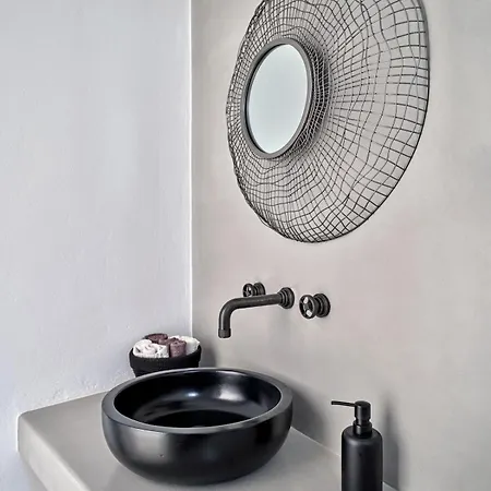 In Paros Nest *