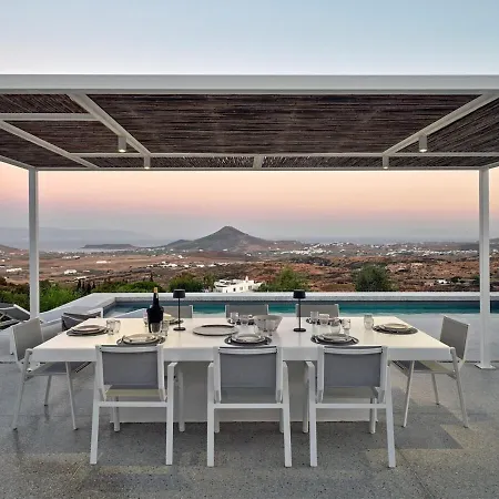 In Paros Nest