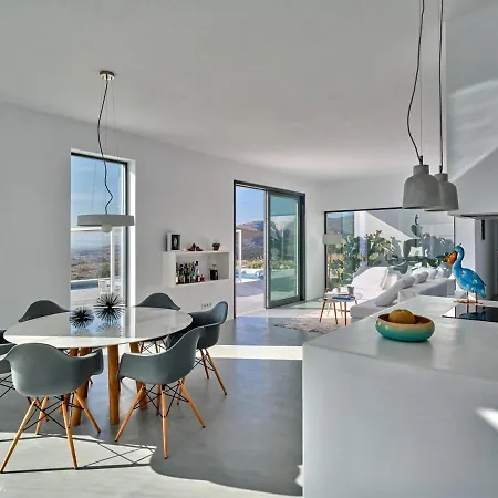 In Paros Nest